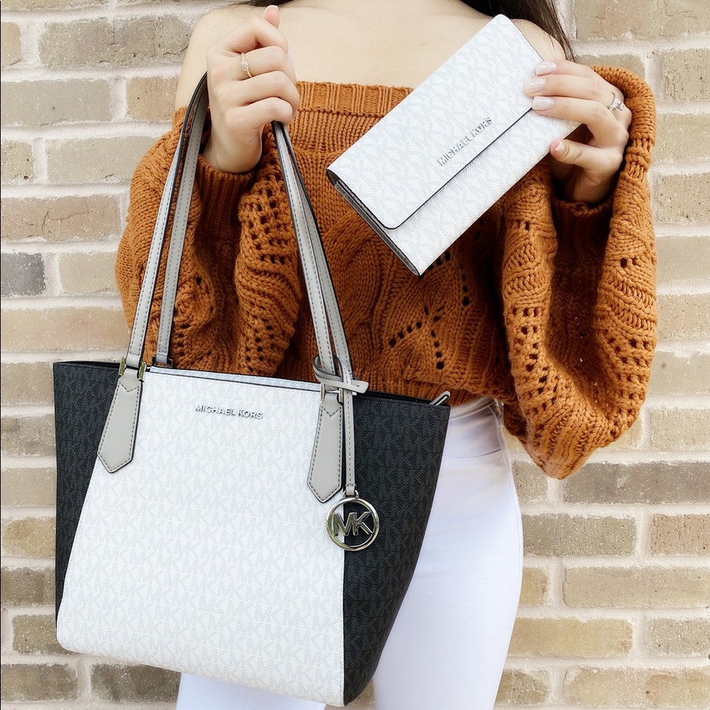 BUNDLE 🌺🌺Michael Kors Tote + wallet - Picture 3 of 4